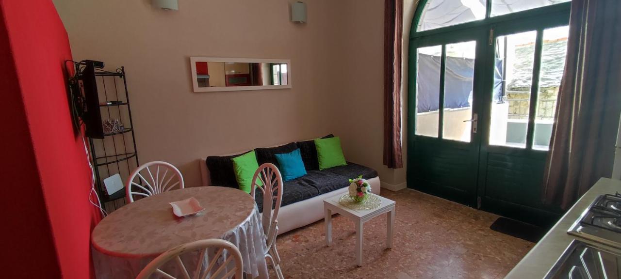 Apartmani Niko ドラスニセ エクステリア 写真