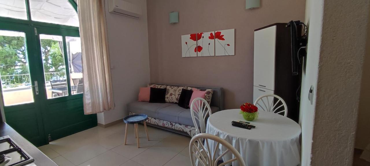 Apartmani Niko ドラスニセ エクステリア 写真